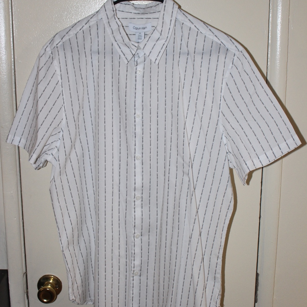 Calvin Klein Men's Short Sleeve Button Down Shirt